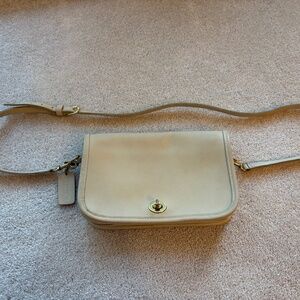 Coach Pocket Purse - #9755 -  Vintage - Very Good Condition